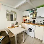 Duplex Central Close Beaches And Shops And Balcony