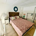 Duplex Central Close Beaches And Shops And Balcony Nice