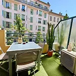 Apartment Duplex Central Close Beaches And Shops And Balcony Nice