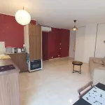 Refurbished With Terrace And Garden Apartment Nice