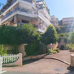 Refurbished Apartment With Terrace And Garden