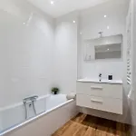 Renting - Rossetti - Modern Haven Heart Of Old Apartment *