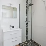Renting - Rossetti - Modern Haven Heart Of Old Apartment Nice