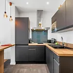 Renting - Rossetti - Modern Haven Heart Of Old