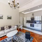 Apartment Prestige Designer Apartment, Super