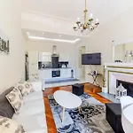 Apartment Prestige Designer Apartment, Super *