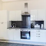 Prestige Designer Apartment, Super