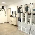 Nice Port , 2Br, 6 Guests, Walk To Beach And Old Town