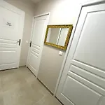 6 Pers Port De Nice, Et Vieux-nice A Pied Apartment
