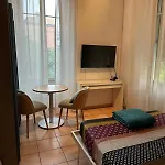 Dans A Ouest Apartment