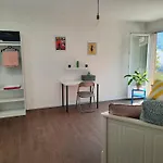 La Chambre 1, Climatisee Ac, Cuisine Privee