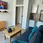 2 Pieces Apartment *
