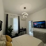 Newly Refurbished Apartment Nice