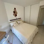 Apartment Elegant With Sea View And Swimming Pool Nice