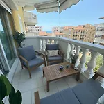 Apartment Elegant With Sea View And Swimming Pool