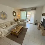 Apartment Elegant With Sea View And Swimming Pool *