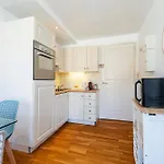 Massena Street - 1 Bdr Duplex With Ac & Parking *
