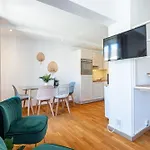 Massena Street - 1 Bdr Duplex With Ac & Parking *