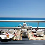 Wonderful Apartment On Sea