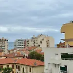 Cosy Flat 250M From Beach