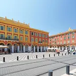 Renting - 3 Massena - Chic Escape Luxury Duplex Place Massena *