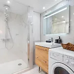 Renting - 3 Massena - Chic Escape Luxury Duplex Place Massena Apartment