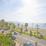 Luxury Flat Beachfront Apartment *