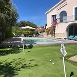 Superbe Piscine Proche Et Au Calme