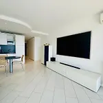 Art De Vivre Sur La Promenade