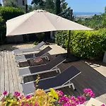 Superbe Piscine Proche Et Au Calme