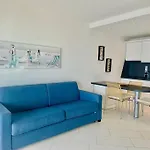 Art De Vivre Sur La Promenade