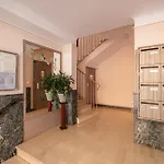 Open Sky Terrace Lage 1 Bdr & Parking