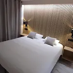 Club Aparthotel 4*