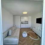 Apartment 2p Moderne Et Epure Pres De La Et De La Celebre Promenades Des - Vivez Le Reve Mediterraneen *