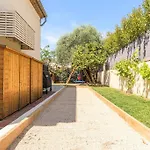Sea View Villa, Pool, 4 Bedrooms, Air Conditioning, 1 Mile Beach