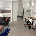 Bleu Apartment *