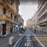 Studio atypique central mais calme, quartier VIP, plage 50m