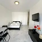 Studio - Plage A 50M, Tram, Wifi Et Commerces