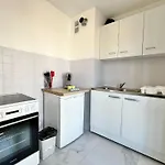 Studio - Plage A 50M, Tram, Wifi Et Commerces