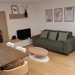 Historic Bright And Beautiful In Old With Castle Hill View Apartment *