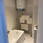 Flores Apartment *