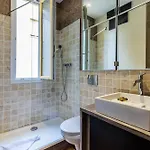 Beau Studio Centre Apartment