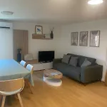 Historic Bright And Beautiful In Old With Castle Hill View Apartment