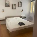 Apartment Historic Bright And Beautiful In Old With Castle Hill View *