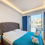 Nestor&Jeeves - Bleu Azur Vue Mer - Central - Very Close Sea