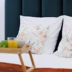 2 Rooms - Hyper Centre - Air-Conditioned - Terrace - Quiet - Tramway - Equipped Kitchen - Wifi