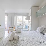 Charming With Pool & Balcony -heart Of Apartment *
