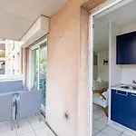 Charming With Pool & Balcony -heart Of Apartment