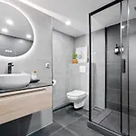 Renting - 5bfrance - Luxurious Place Massena Promenade Des Apartment Nice