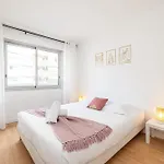 Apartment Large 2 Bdr Close To The Balcony & Garage *